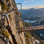Via ferrata Chamrousse : Les 3 Fontaines, câble et harnais sur la ligne de vie