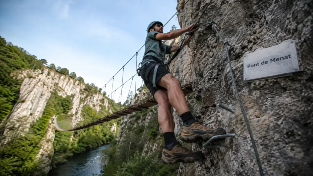 Via ferrata des gorges de la Sioule : deux parties, 225 m et une échappatoire