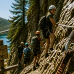 Via ferrata lac de la rosière : débutants casque baudrier sur la passerelle